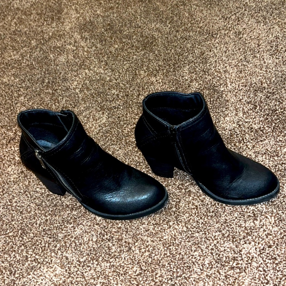 Rampage Booties - Picture 1 of 4